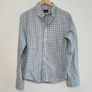 UNTUCKit Blue and White Checkered Casual Shirt